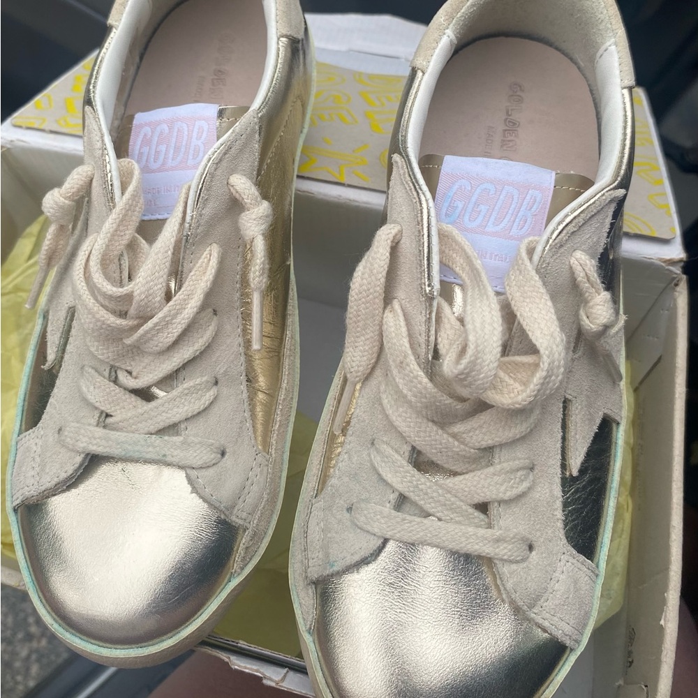 Golden Goose Kids Sneakers in Gold and Cream